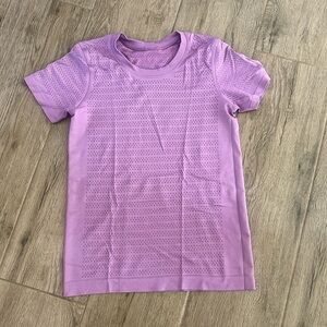 Lululemon Swiftly Breathe Short-Sleeve Tee